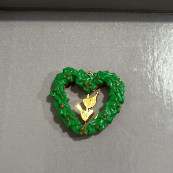 Miniature Hallmark Ornaments includes otter - Picture 11 of 16